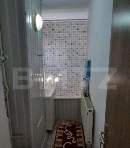 Apartament de vanzare, cu 3 camere, 56 mp, zona Micro 5 - 8