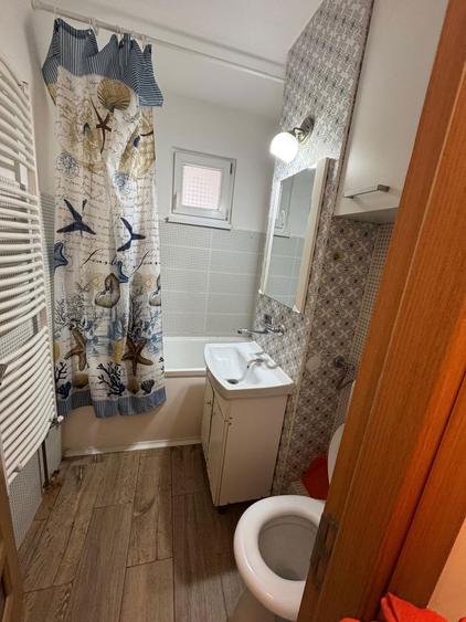 Inchiriez apartament 3 camere - 6