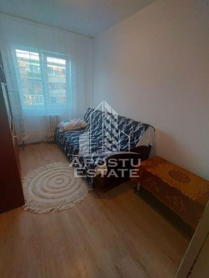 Apartament cu 4 camere, etaj intermediar, zona Dacia - 5