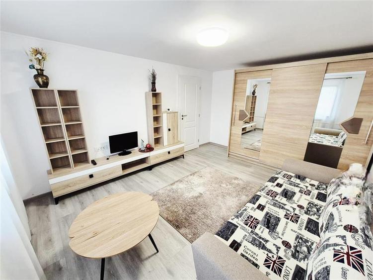 Apartament cu  camere decomandat de inchiriat - 1