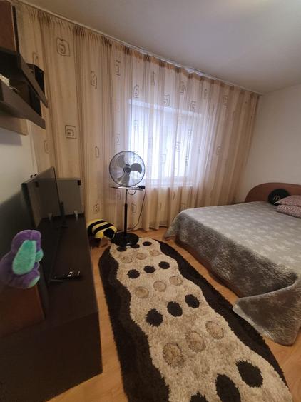 Valu lui Traian -casa 3 camere cu teren 300 mp -gaze la poarta -79900 Euro neg - 9