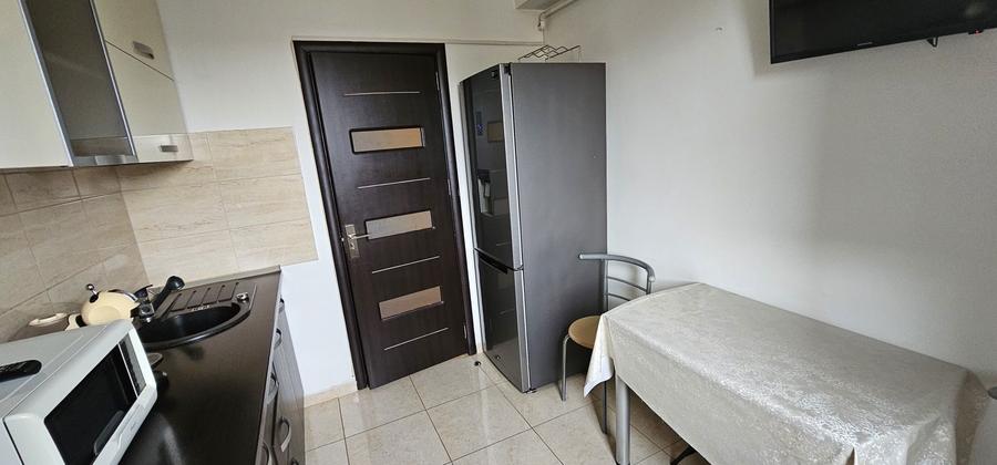 Proprietar inchiriez apartament 3 camere 500 - 7