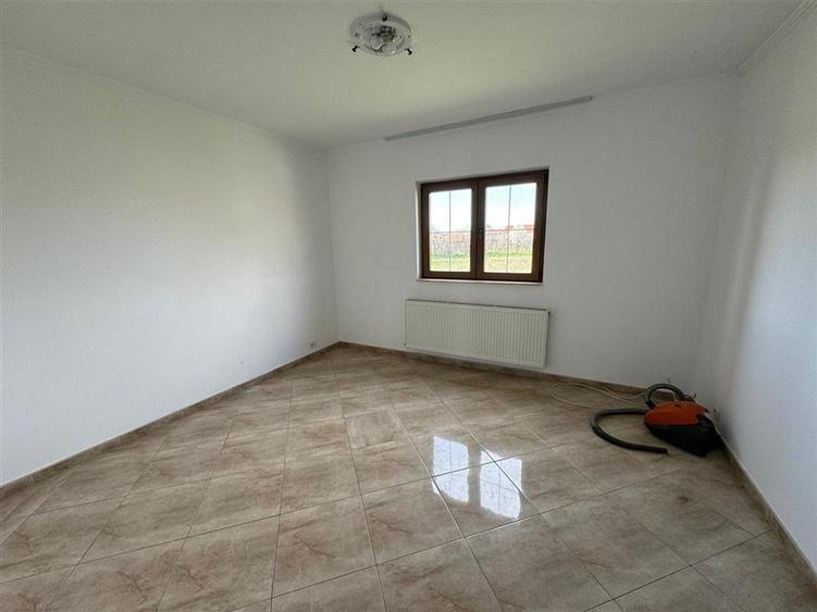 Casa noua de vanzare in Vulturu - Hângulesti 89.000 Euro - 18