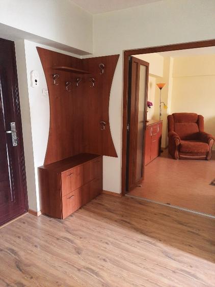 Proprietar 2 camere decomandat mobilat utilat Centrul Civic Brașov  - 4
