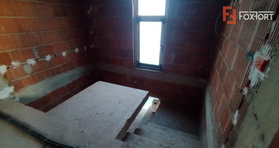 Duplex 5 camere, Becicherecu Mic - Garaj, terasa, Interior la Rosu - 16