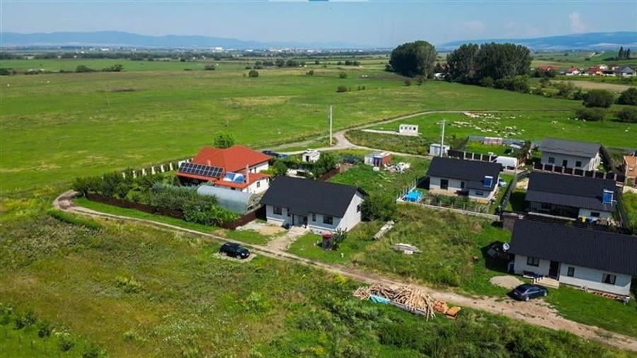 Casa noua pe parter,salon generos,terasa, pod mansardabil,teren 476mp,Sanpetru B - 1