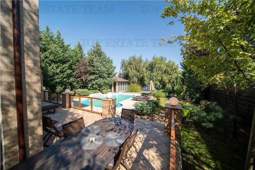 Vila de Lux cu Piscina, Acces direct la Lac si Vedere Panoramica - 5