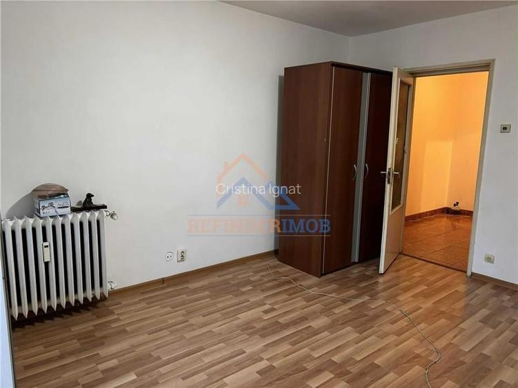 Garsonier de vanzare, zona Metrou Costin Georgian