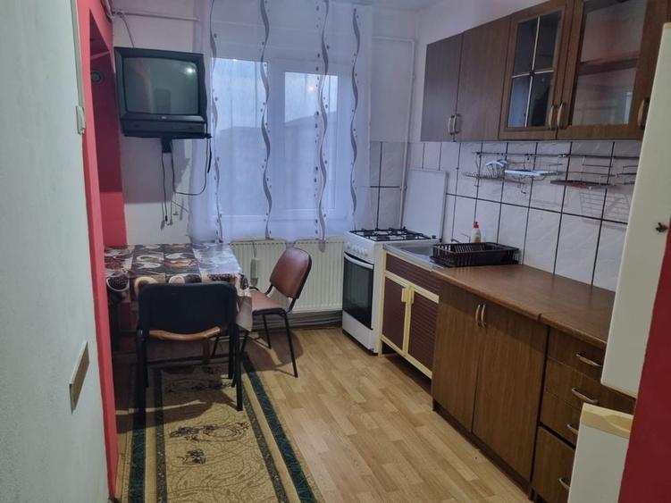 Apartament cu 2 camere de inchiriat pe termen lung nu primim cu animale de companie, fumatori 250 + garantia disponibil din 15 iunie - 3