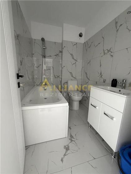 Apartament cu 3 camere decomandat în Metalurgiei