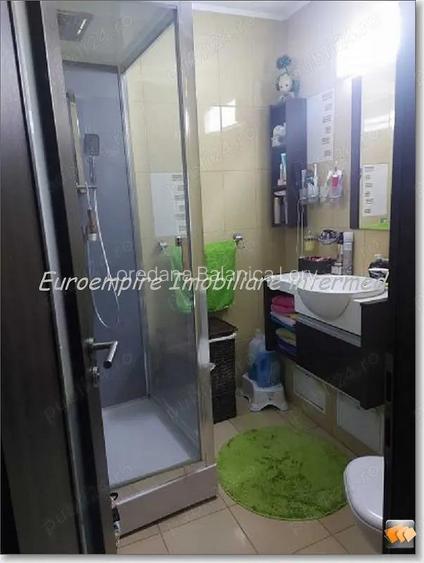 Apartament 3 camere decomandate zona Trocadero