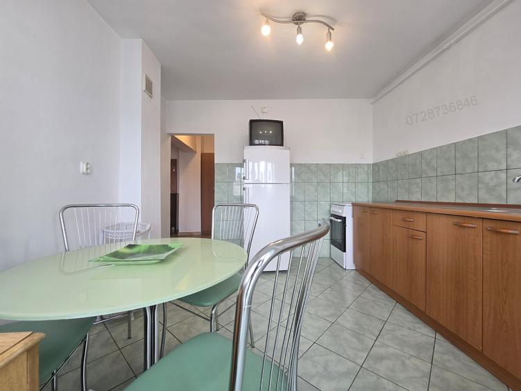 Bulevardul Decebal stradal, langa Metrou Piata Muncii - 11