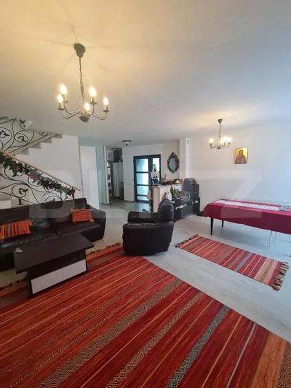 Casa cu 4 camere, instalatie fotovoltaica, acces restrictionat, zona Vivo - 16