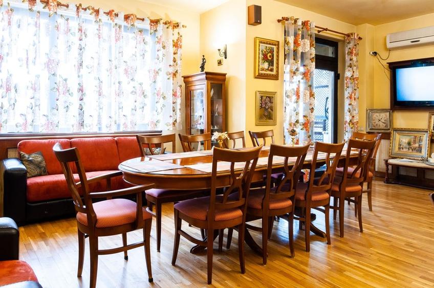 Vila 19 camere pretabila | azil batrani | gradinita | after school - 1