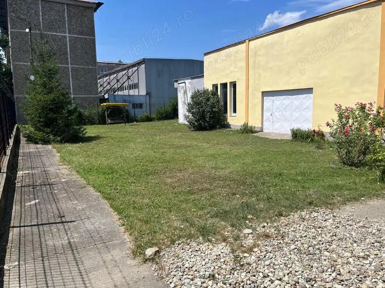 Vand casa P+1- 325 mp, anexa 225 ?i 1100 mp teren aferent, in Caransebes , Aleea.Sportivilor , nr.1 - 1