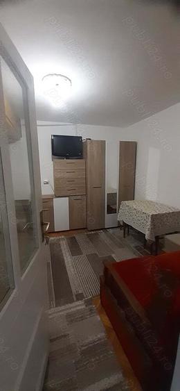 Vand garsoniera in zona decebal la etajul 1 - 2