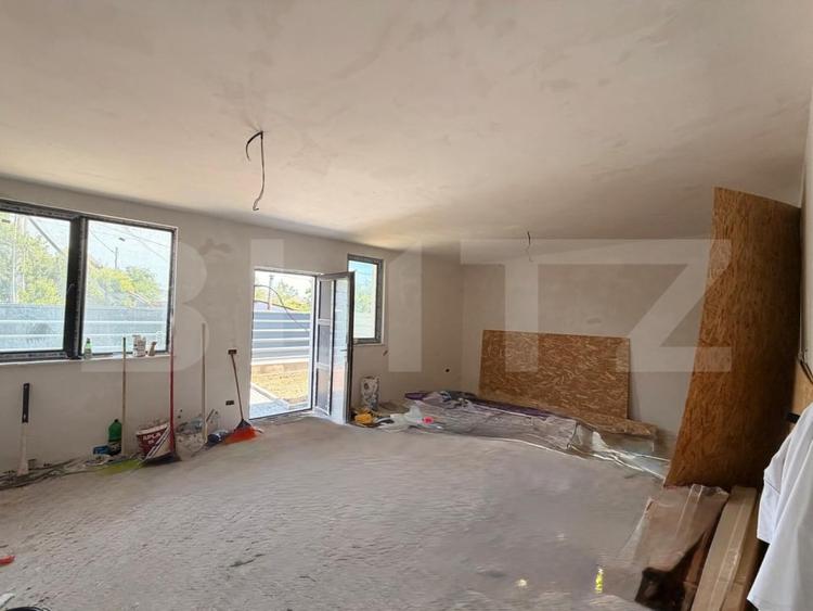 Triplex nou, 107.40 mp, teren 306 mp, zona Calea Severinului - Ambasador - 10