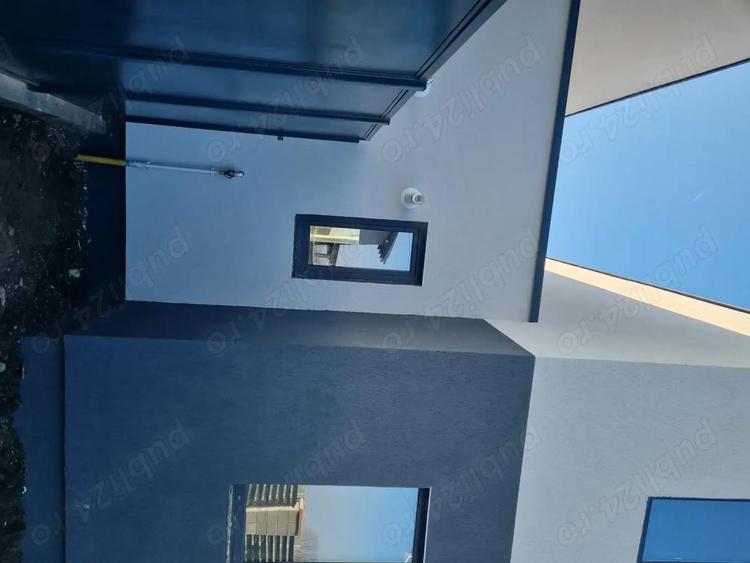 Duplex cu Perete Dublu, Proiect Modern - 4