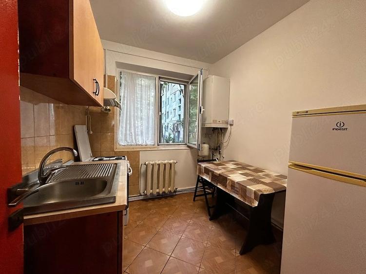Apartament cu 2 camere semidecomandat în Piața Unirii