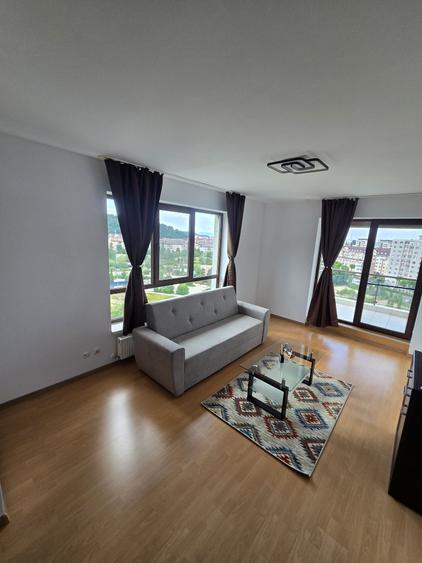 Apartament cu 2 camere decomandat în Noua