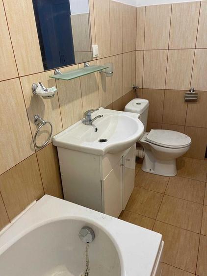 Apartament cu 3 camere decomandat în 7 Noiembrie