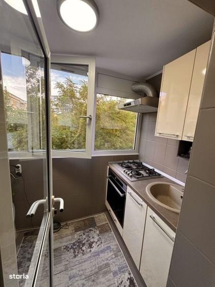 Apartament cu 2 camere decomandat în Rovine