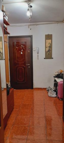 Apartament cu 2 camere semidecomandat în Colentina