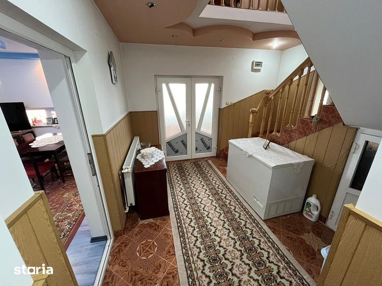 Casă cu 5 camere cu Teren 400 Mp în Central
