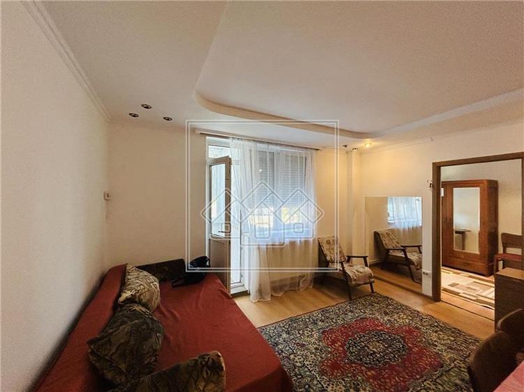 Apartament cu 2 camere nedecomandat în Cedonia