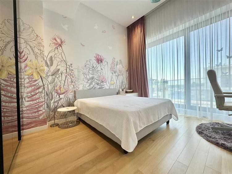 Penthouse cu 5 camere decomandat, mobilat în Herăstrău