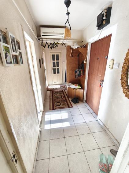 Apartament cu 3 camere decomandat în Republicii