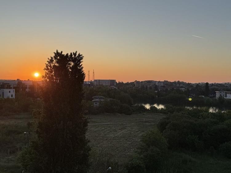 Apartament cu 4 camere decomandat, mobilat în Grivița