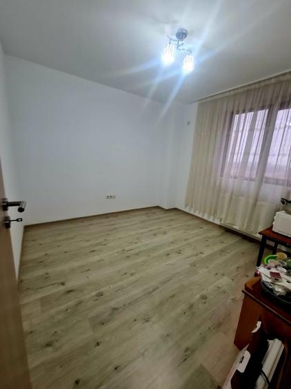 Apartament cu 3 camere în Rahova