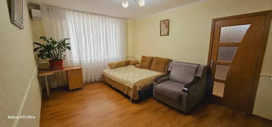 Garsonieră decomandată în Central