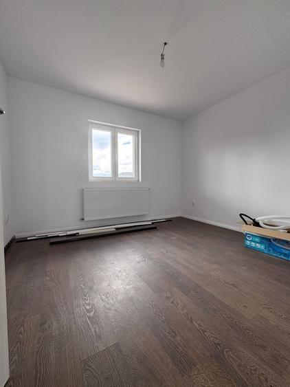 Duplex cu 5 camere cu Canalizare în Moșnița Nouă