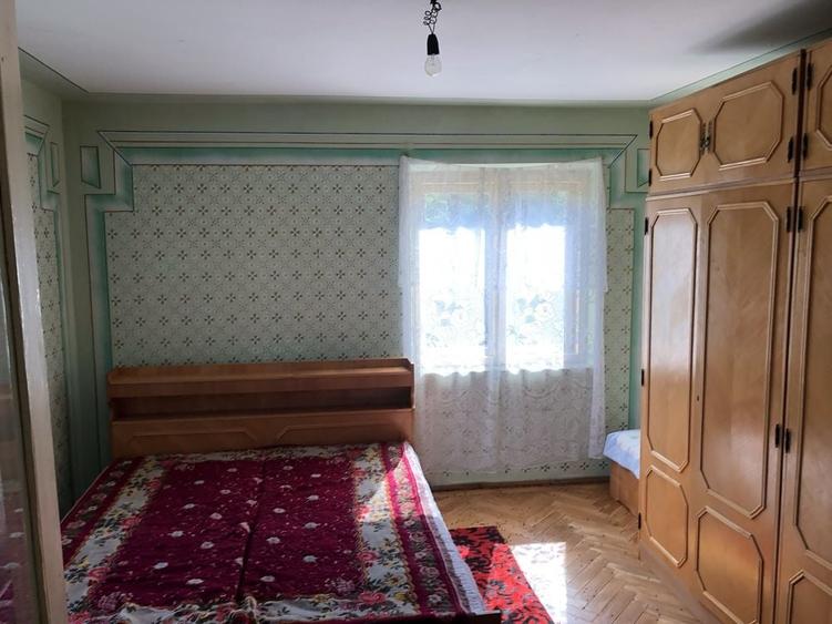 Casă cu 4 camere cu Teren 10000 Mp în Preotești