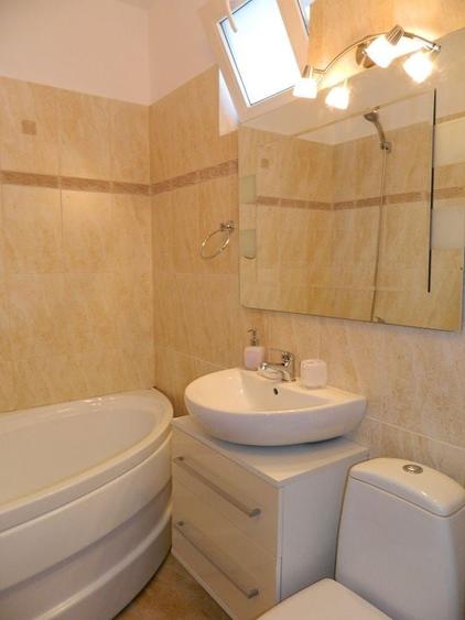 Apartament cu 3 camere decomandat în Piața Unirii