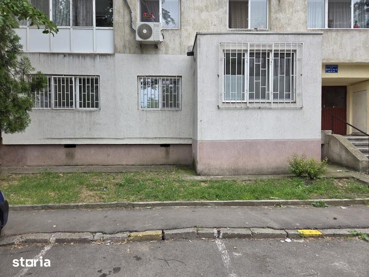 Tomis Nord-Calinescu, 2 camere decomandate, balcon, beci, liber, neg. - 10