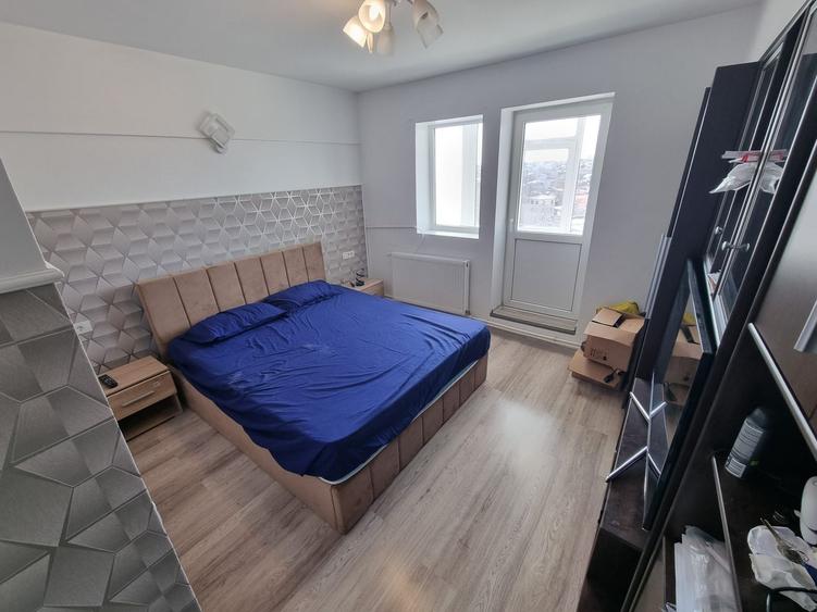 Apartament cu 3 camere decomandat, mobilat în Trocadero