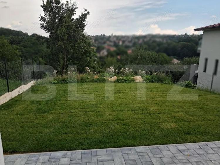 Casă cu 4 camere cu Teren 873 Mp în Central