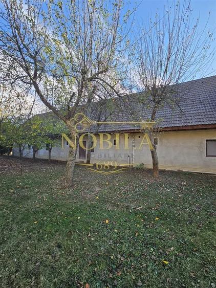 Spațiu comercial, de 2,000 mp, în Est