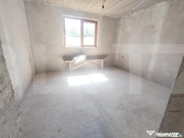 Casă cu 3 camere cu Teren 3500 Mp în Central