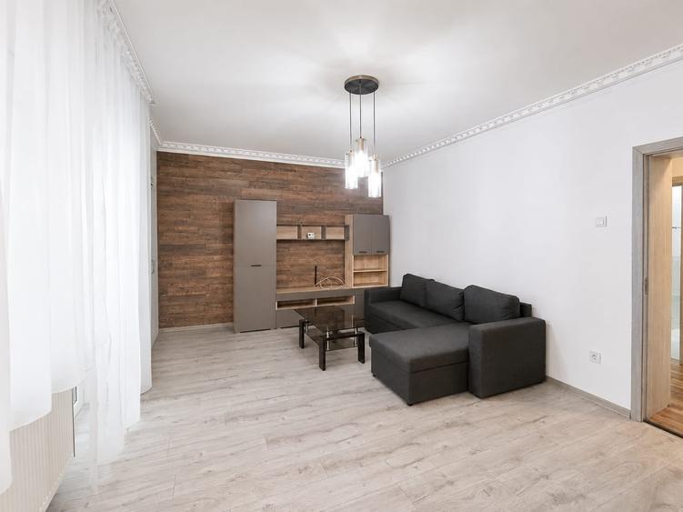 2 camere decomandat, Etaj 1 , Brașovul Vechi – Str. Simion Bărnuțiu - 2
