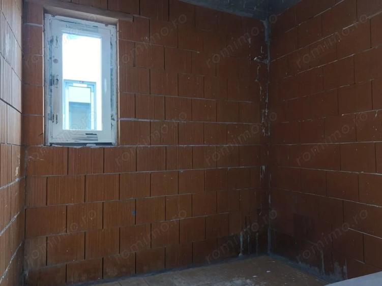 Casă cu 5 camere cu Teren 405 Mp în Oncea