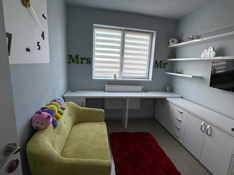 Apartament cu 4 camere decomandat în Central