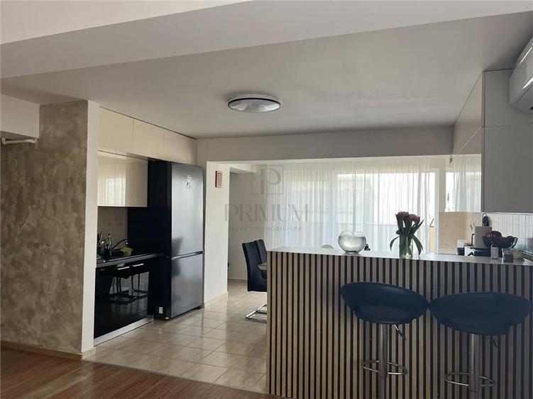 Penthouse cu 3 camere semidecomandat, mobilat în Giroc
