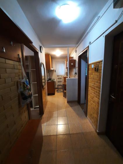 Apartament cu 3 camere decomandat în Tudor