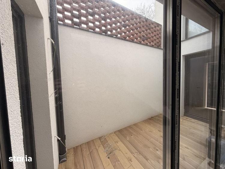 Casă cu 6 camere cu Teren 300 Mp în Gruia