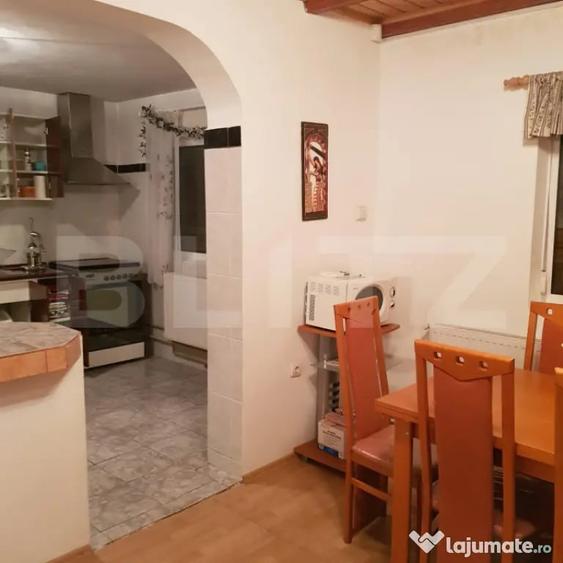 Casă cu 5 camere cu Teren 586 Mp în Poiana Țapului