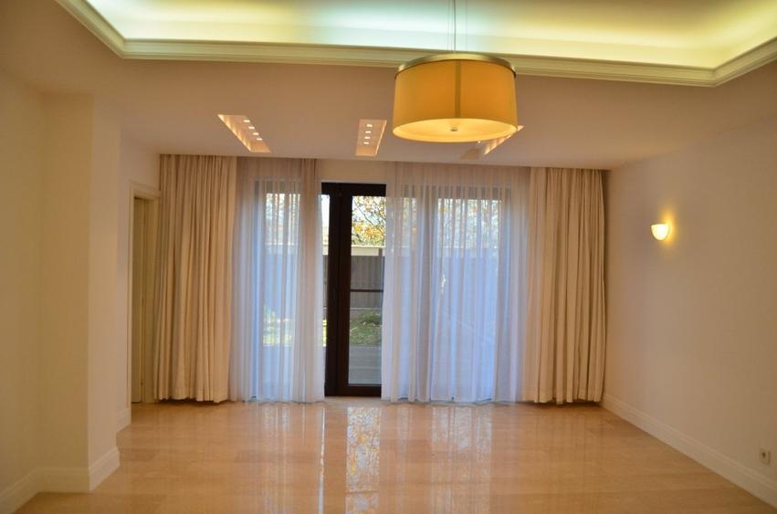 Vila 7 dormitoare piscina nemobilat Oxford Gardens - 11